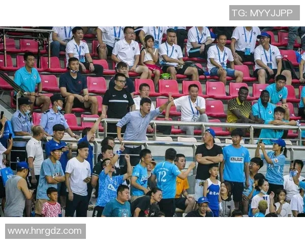 CBA山东与天津比赛中发生冲突引发球迷热议双方球员态度备受关注